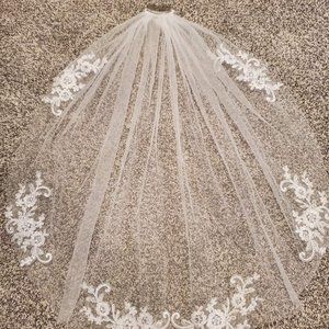 WEDDING VEIL WITH COMB